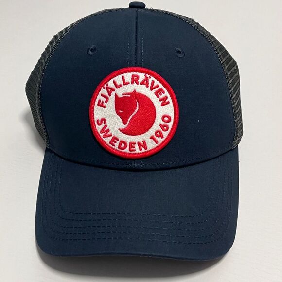 NWT FJALLRAVEN Sweden 1960 Navy Blue Logo Trucker Cap Adult Hat Size S/M Unisex - Picture 3 of 8
